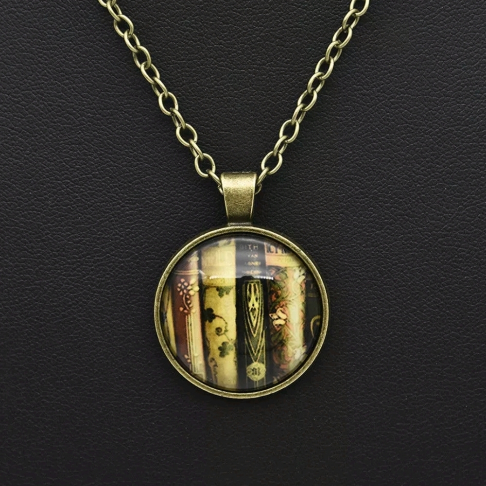 Glass Pendant Necklace NWOT